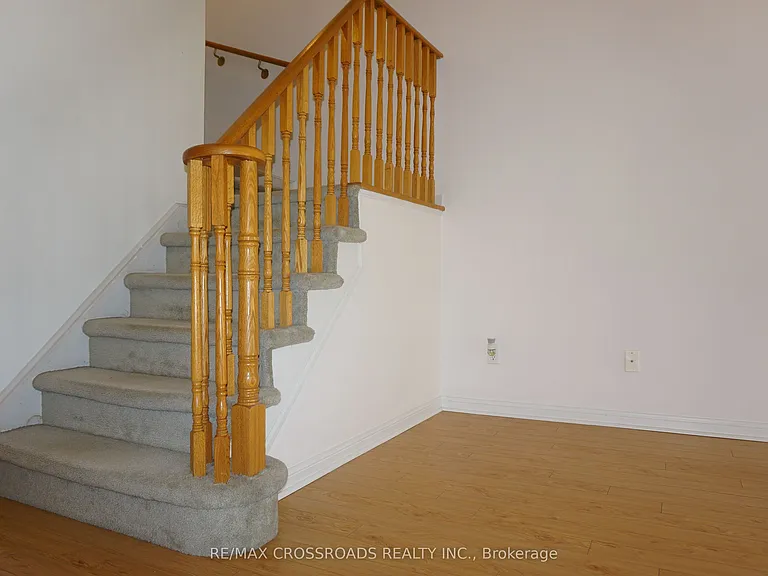 12 Saint Moritz Way #13 — Photo 4