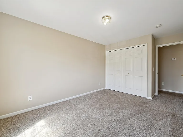 3317 Reeves Dr — Photo 6