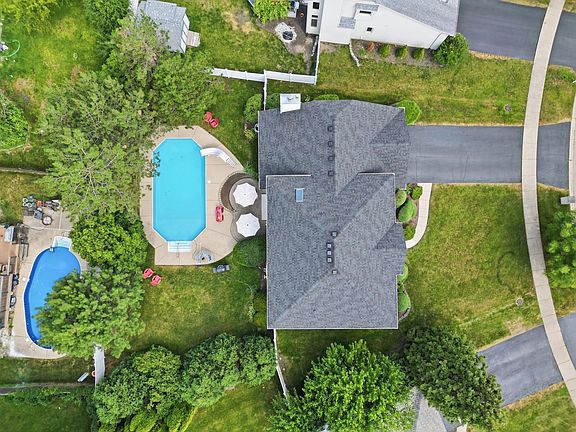 5th image of 567 Warbler Dr