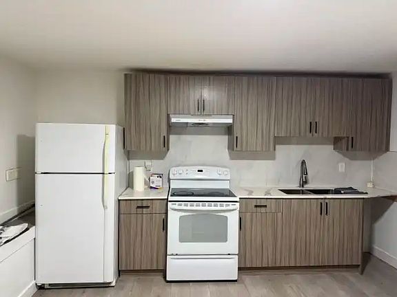 2nd image of 14165 Park Dr #1A