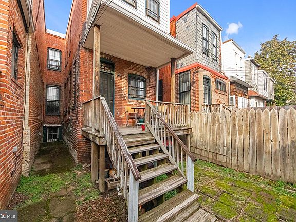 5th image of 1011 Independence Ave SE