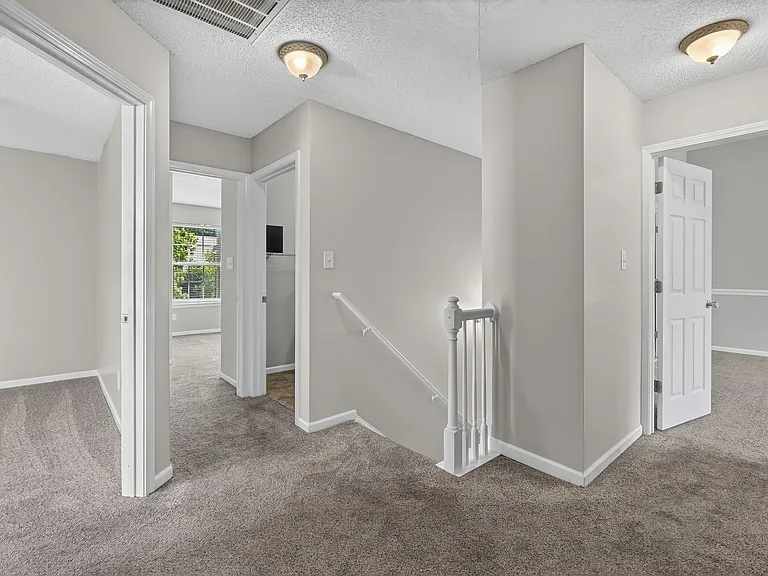 10745 Glenluce Ave — Photo 15