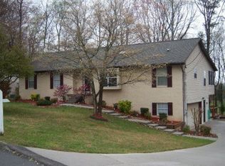 7812 Shadowood Dr, Knoxville, TN 37938