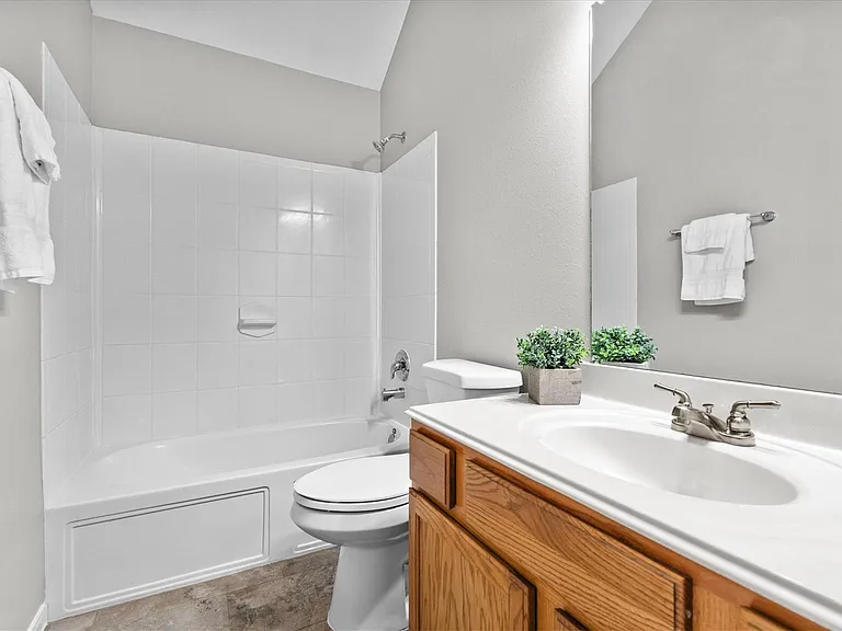 12719 Hart Hollow Ln — Photo 17