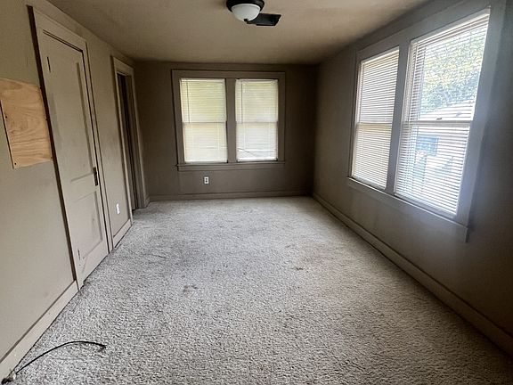 4th image of 1107 High School Blvd