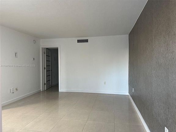 2nd image of 1500 NE 127th St APT 207