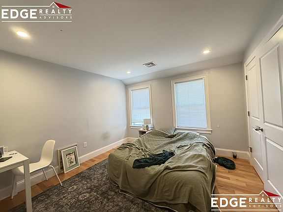 3rd image of 18 Bothwell Rd APT 1A