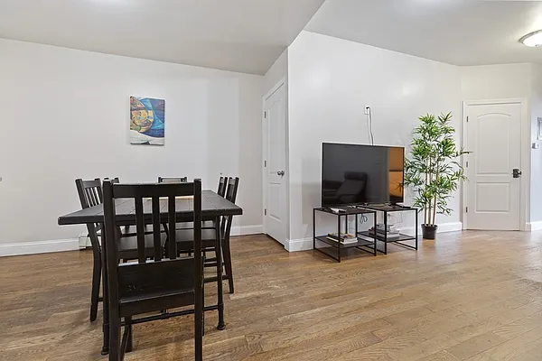 Rented by Compass | media 12