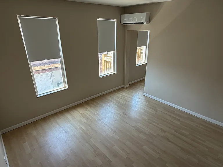 1932 S Carpenter St #2R — Photo 9