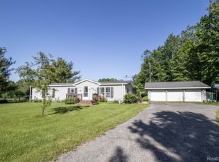 9356 Nichols Rd, Montrose, MI 48457