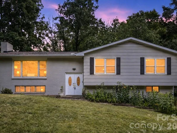 17 Rhododendron Pl, Asheville, NC 28805