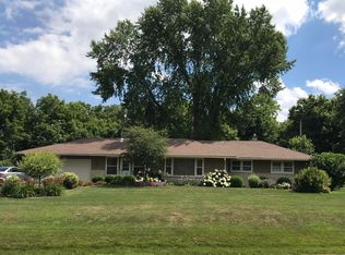 N54W21505 Logan Dr, Menomonee Falls, WI 53051
