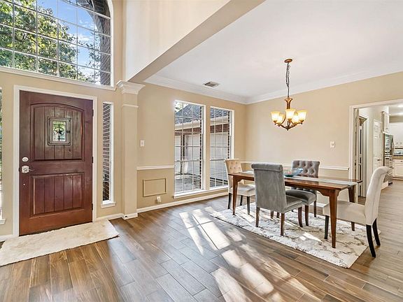 3rd image of 109 N Concord Forest Cir