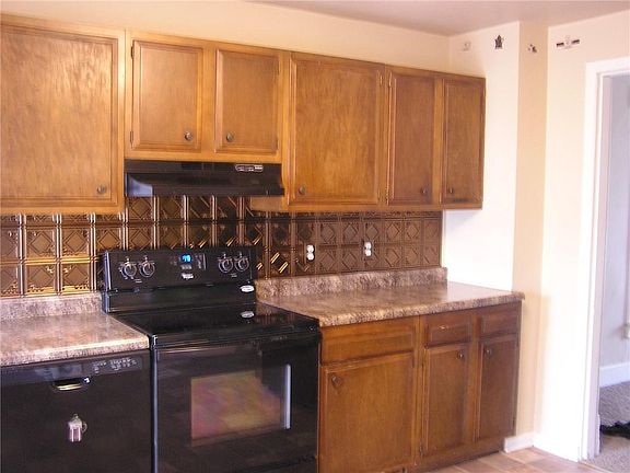 3rd image of 1501 Forest Ave