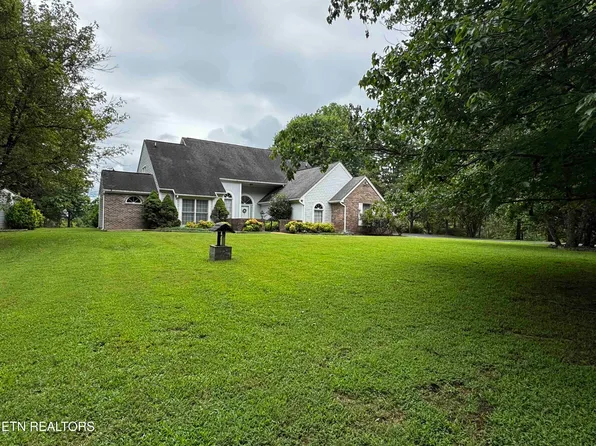 213 Pembroke Dr, Sevierville, TN 37876