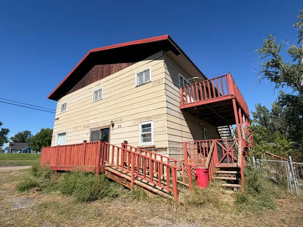 26 7th St, Chinook, MT 59523