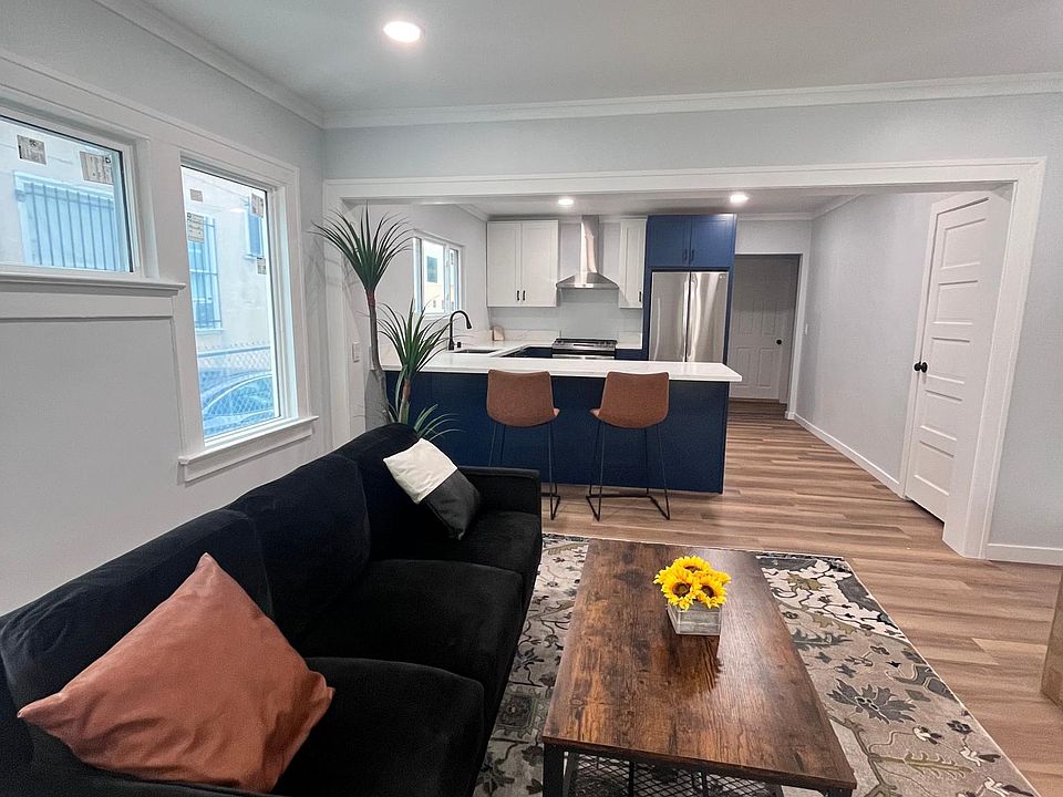 1st image of 853 W 40th Pl