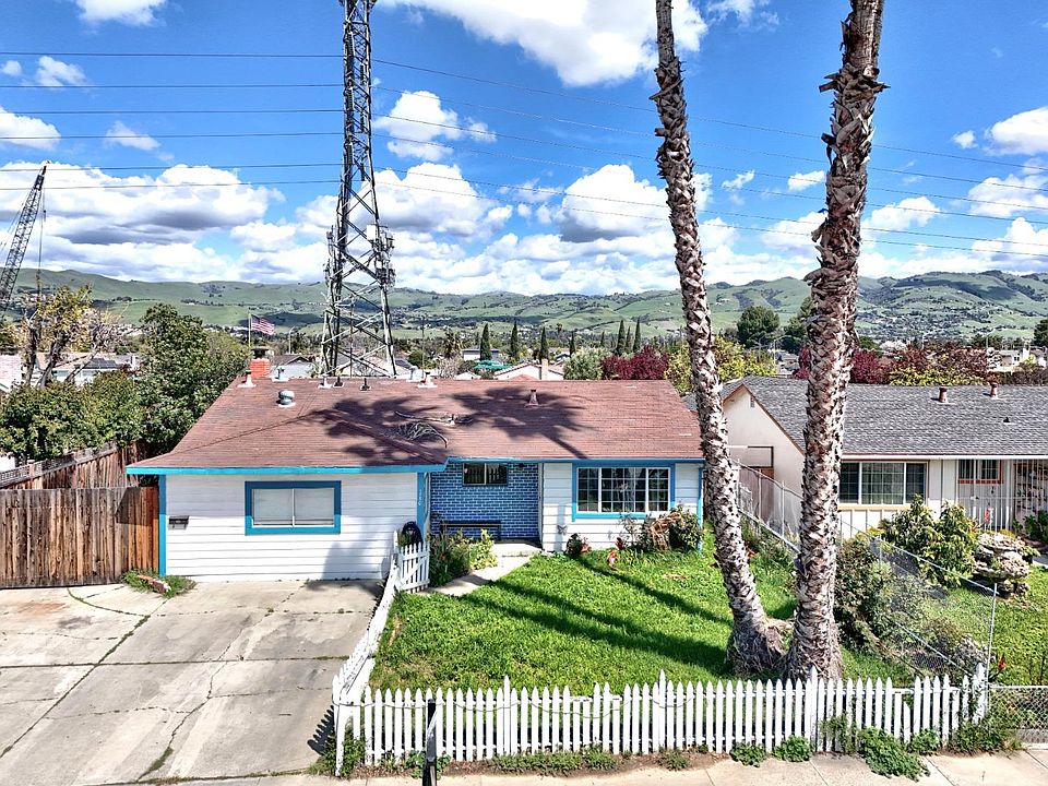 1st image of 1750 Leeward Dr