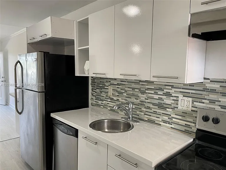 1450 NE 170th St #305 — Photo 21