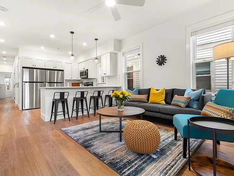90 Forbes St #2 — Photo 4
