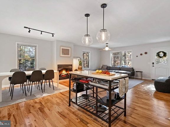 2nd image of 323 Palmer Rd