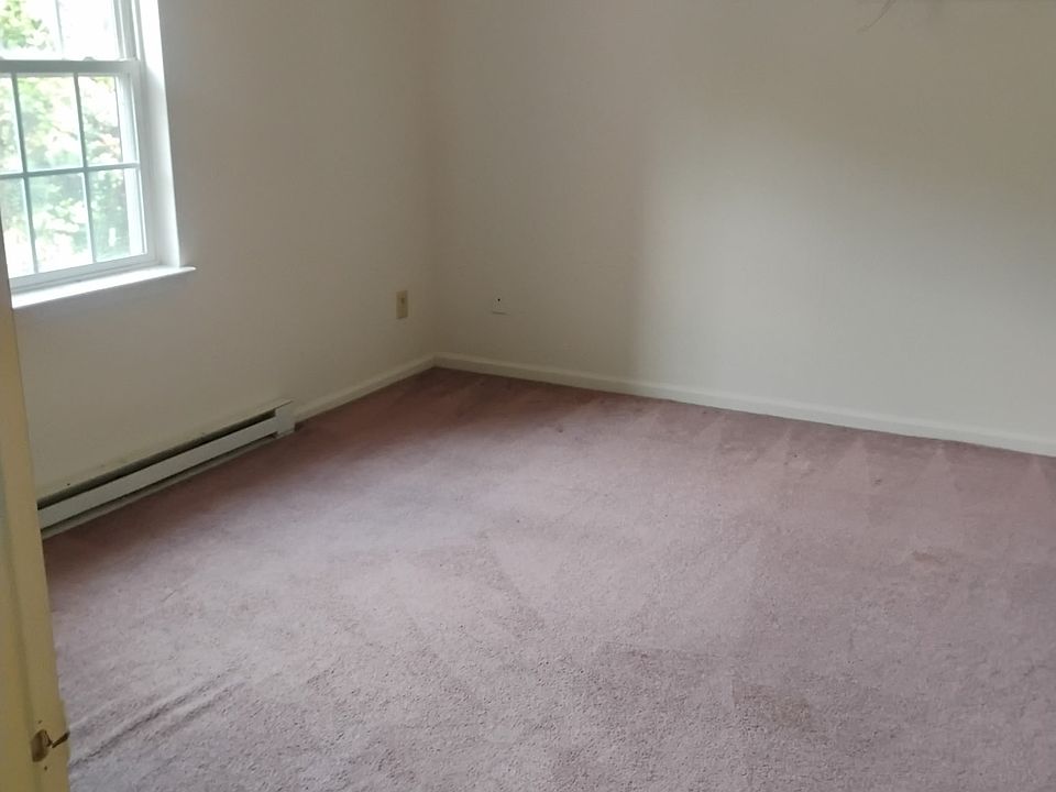 2nd image of 405 Farmer Rd #5-M