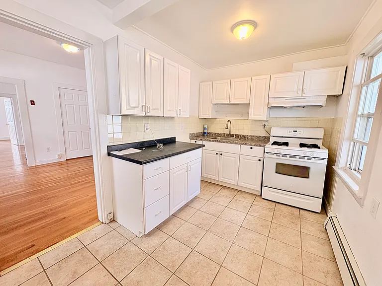 21-23 Lowell St #1 — Photo 7
