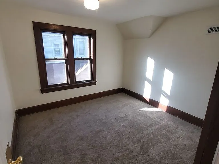 1025 E Land Pl — Photo 19