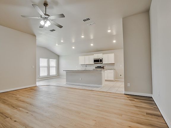 3rd image of 13407 Avenue R