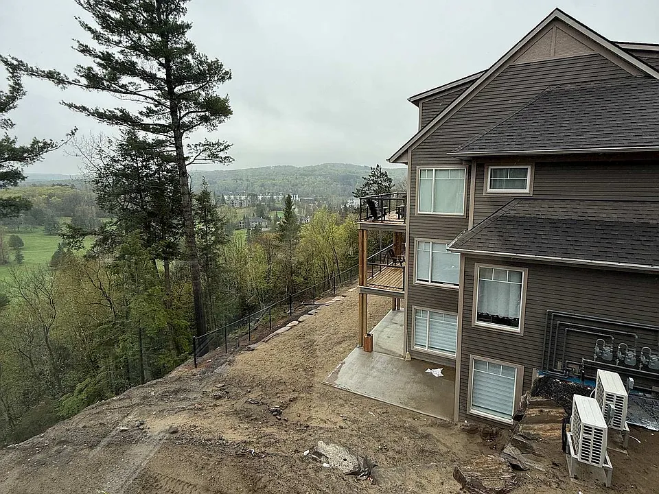 3 Tree Tops Ln #104