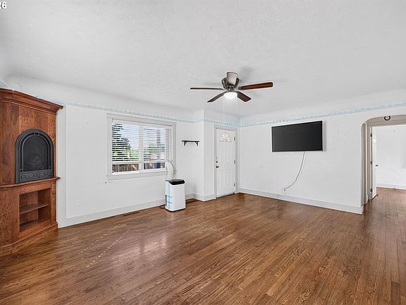 4th image of 790 SE 1st St
