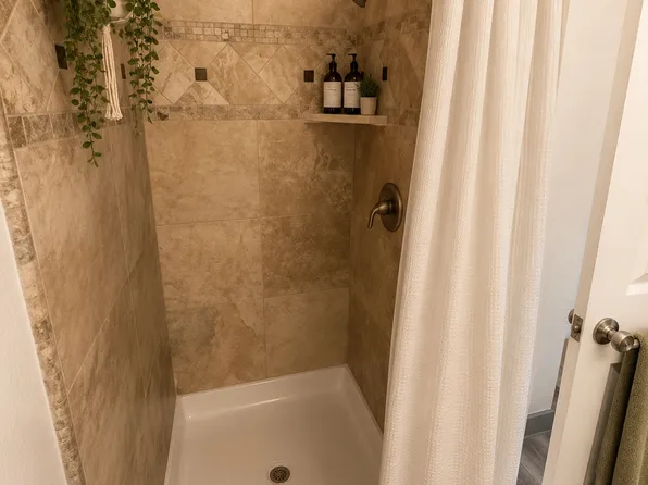 500 Almond Ave APT D, Long Beach, CA 90802