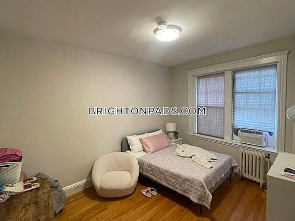 4th image of 370 Chestnut Hill Ave APT 21