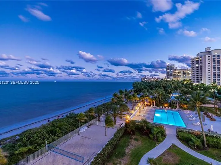 615 Ocean Dr #6A — Photo 38