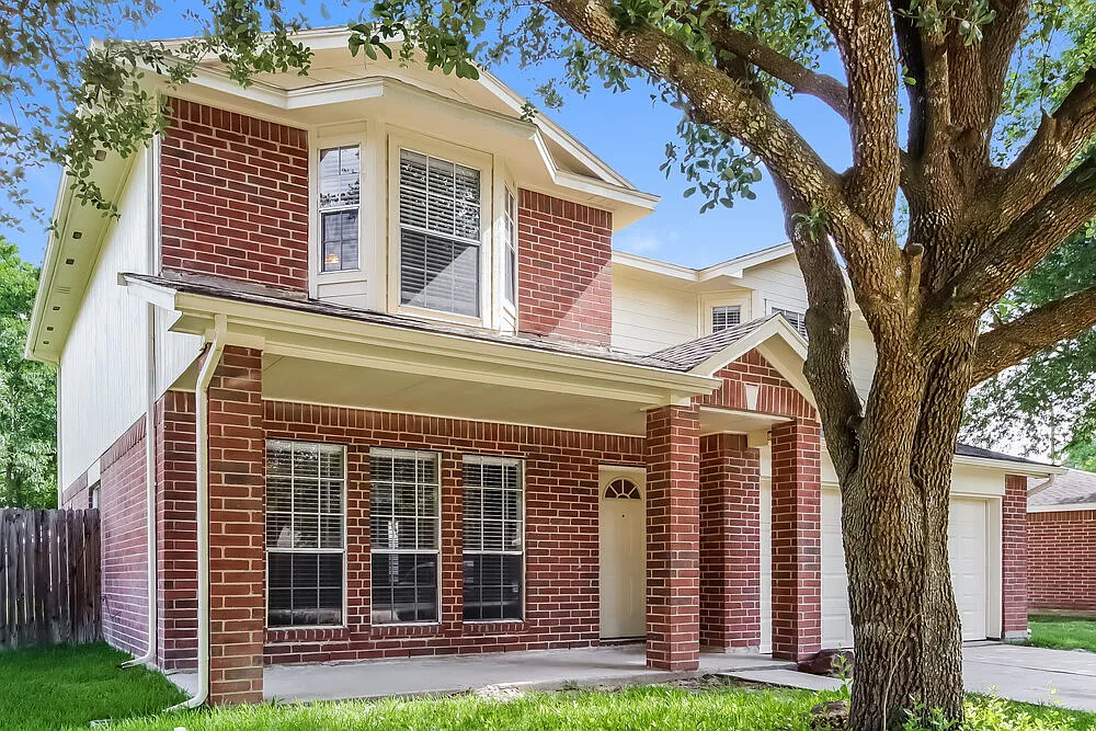4 bed, 2.5 bath, 2190 sqft, $2,320 — Photo 1