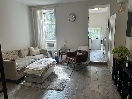 Living room, photo 5