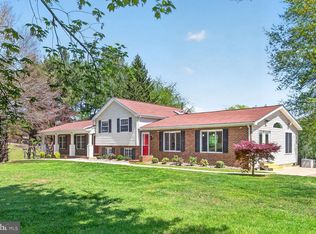10037 Cobbler View Dr, Delaplane, VA 20144