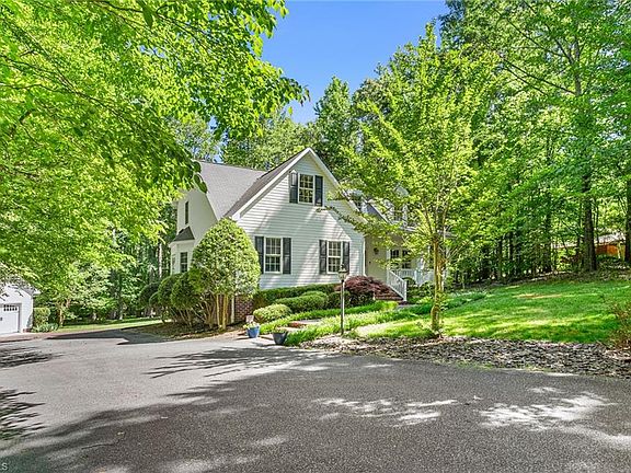 2nd image of 902 & 904 Raylewood Ct