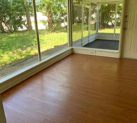 5th image of 726 Lund Ct