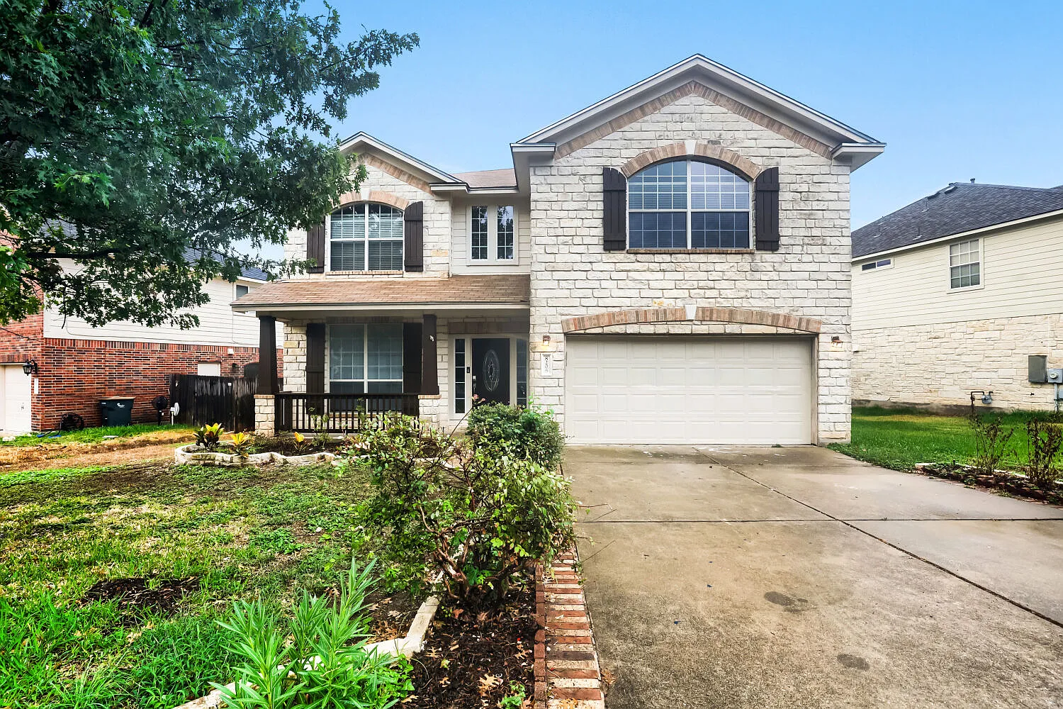 4 bed, 2881 sqft, $7,744 — Photo 1