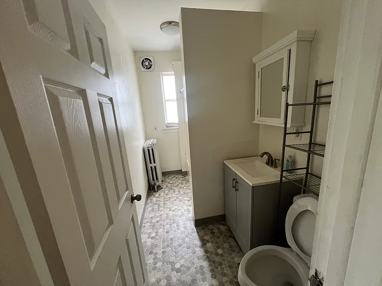 62 Sanford Ave — Photo 7