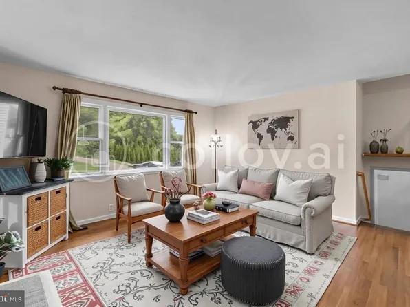 132 Dunrovin Ave, Westminster, MD 21158