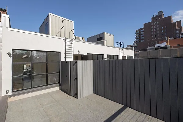 Rented by Bold New York | media 22