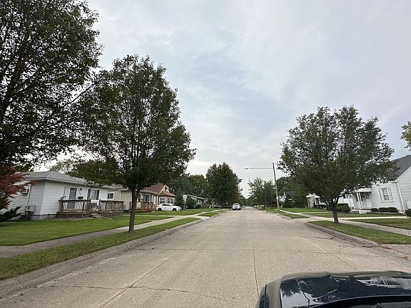 5th image of 24670 Stewart Ave