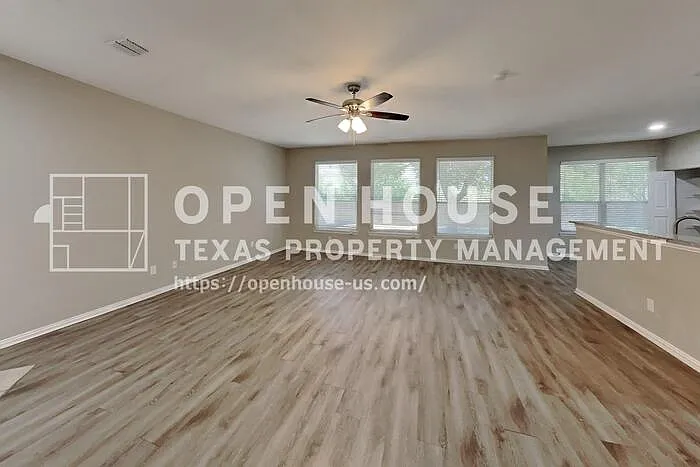 5 bed, 3.0 bath, 3049 sqft, $2,755 — Photo 3