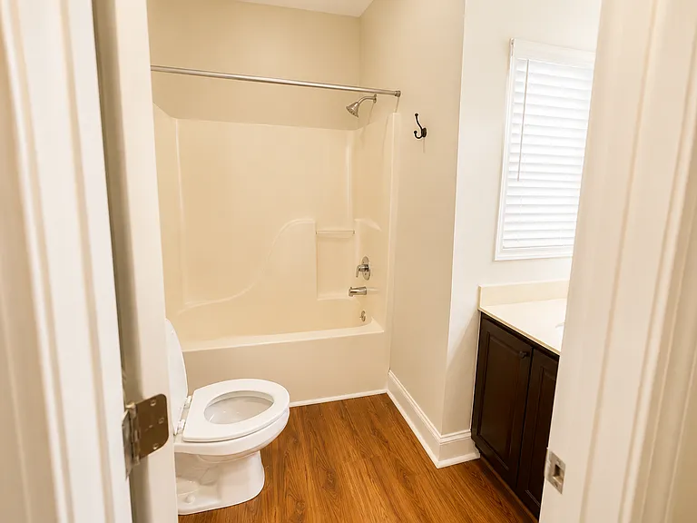 2678 Broad St — Photo 10