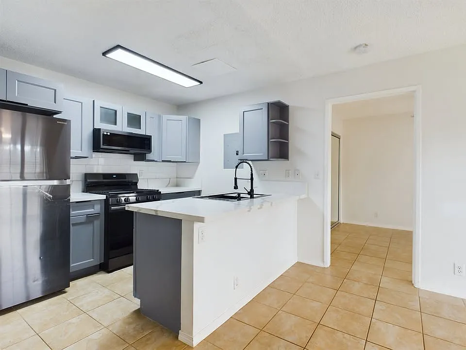 Building Photo - 91-1050 Mikohu St #10D