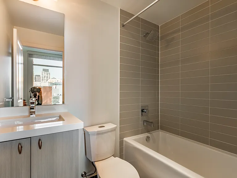 105 George St #713 — Photo 28