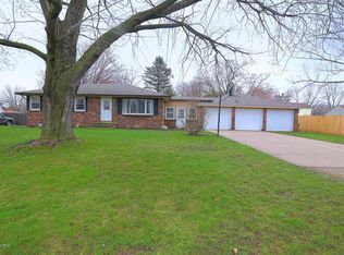 6604 North Dr, Jenison, MI 49428