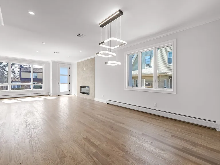 39 Washington Ave — Photo 8